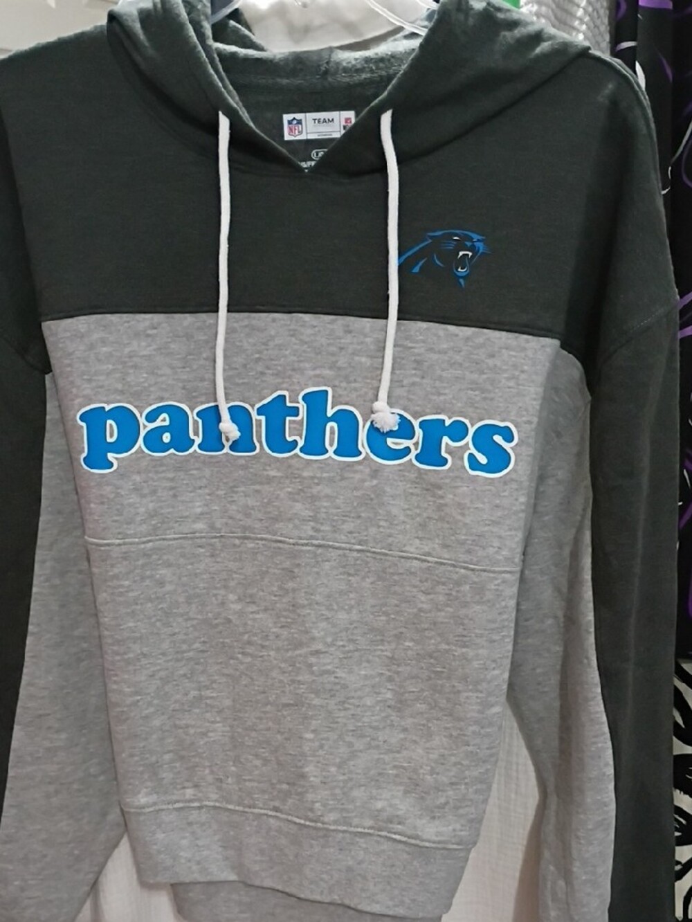 Team Apparel Carolina Panthers Gray and Black Colorblock Hoodie - SIZE Lg NWT - Picture 5 of 6